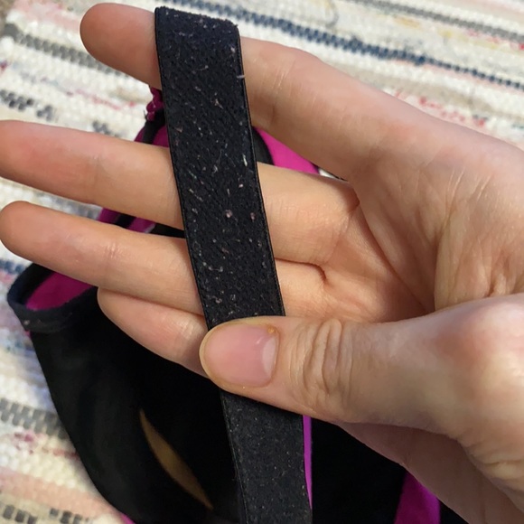 Hot pink Lululemon sports bra - Picture 6 of 7